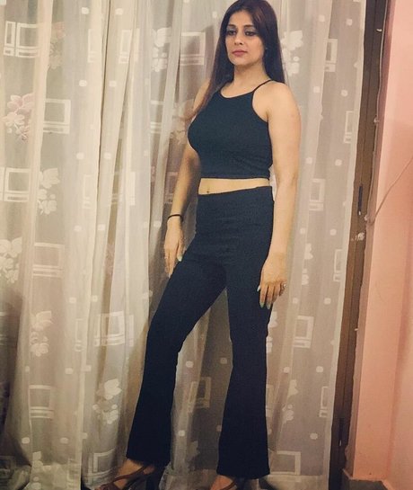 Vansheen Verma Sumbriya sexy pornstar gallery