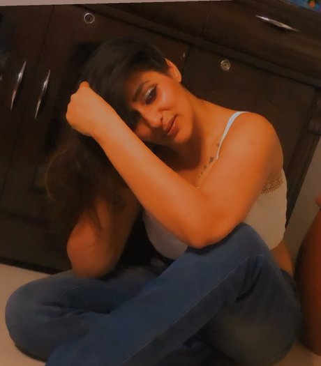 Vansheen Verma Sumbriya hot model pictures