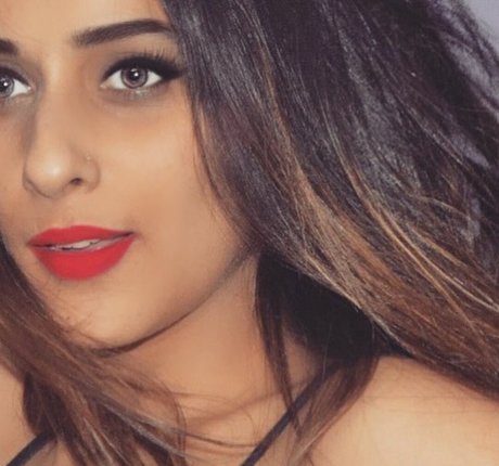 Vansheen Verma Sumbriya beautiful pornstar img