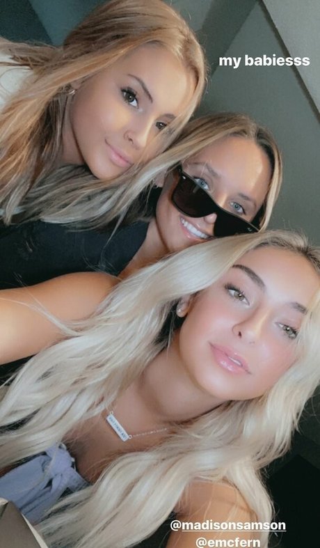 curvy lesbian onlyfans sex photo