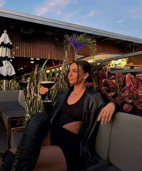 Samantha Copp star top pics