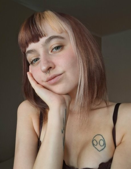 zoemystiqueee erotic pornstar img