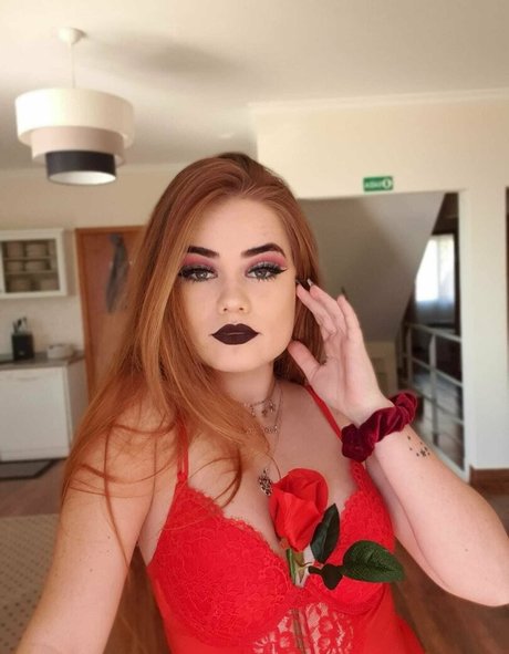 findomroxy1 model top pic