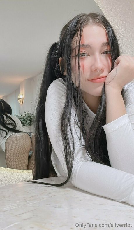 SilverRiot exclusive model galleries