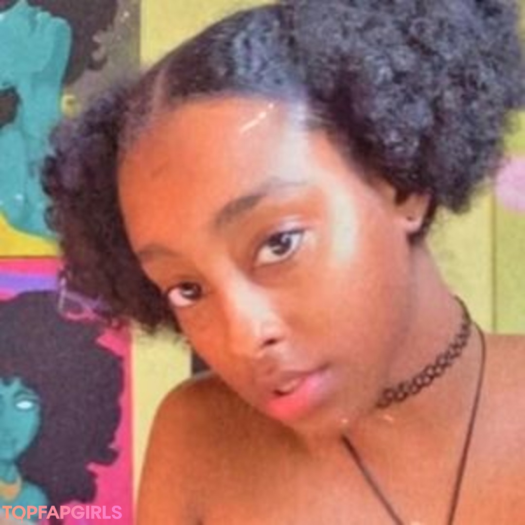 Cumshawty model sexy images