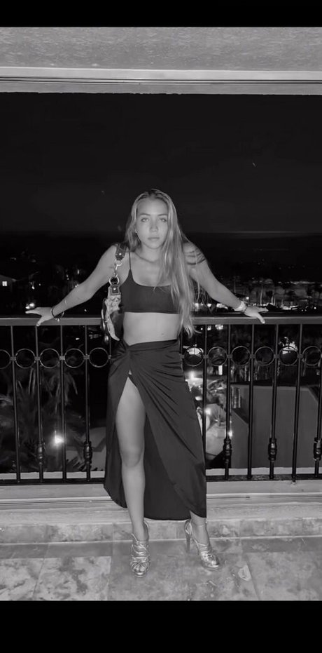 stephy licea naked model gallery