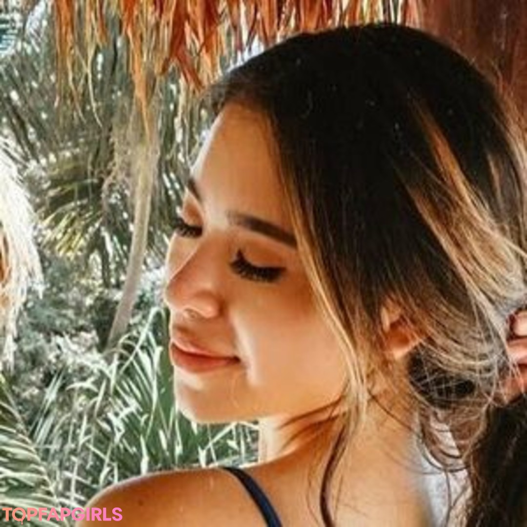 Jetsetchlo pretty actress galleries