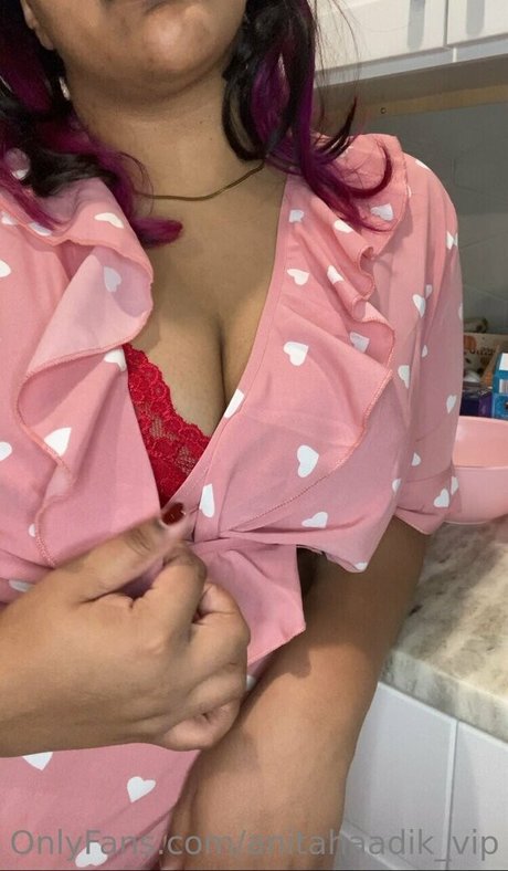 anitahaadik vip free star pic