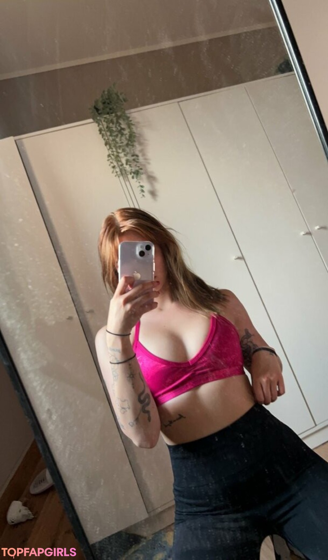 curvy muscle onlyfans sexy naked photo