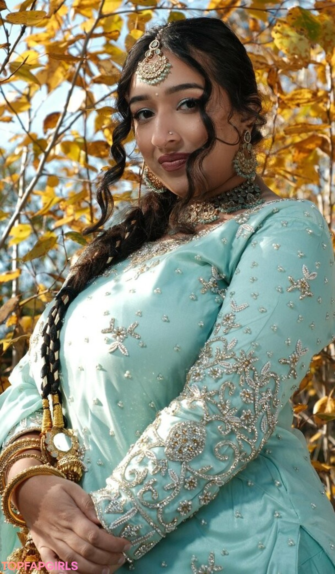 iamrakhi free actress photos