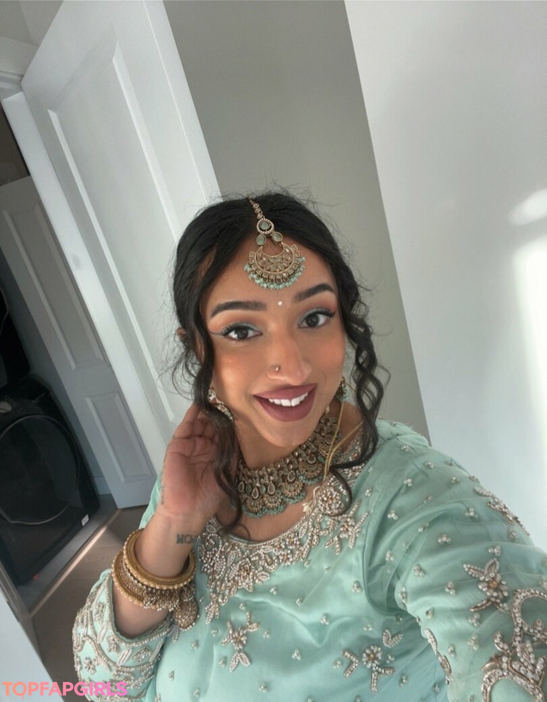 iamrakhi hd pornstar photo