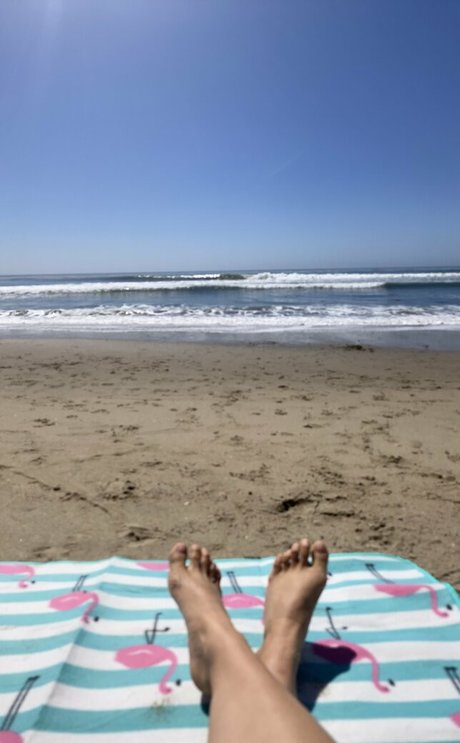 xteenytinyfeetx erotic actress picture