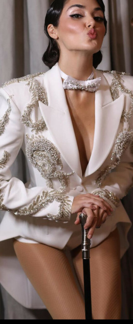 Hande Ercel star nude img