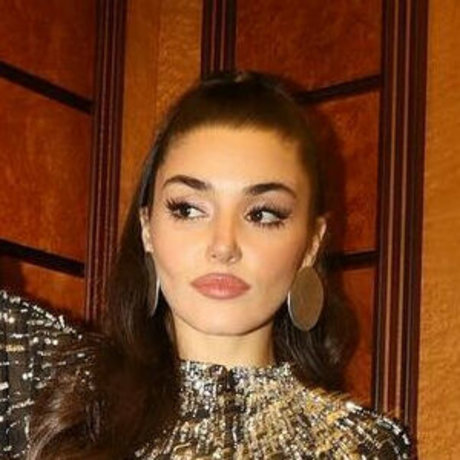 Hande Ercel pretty model photo