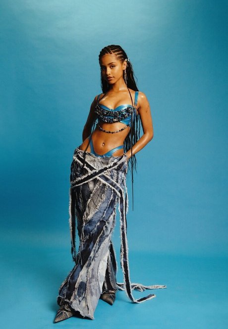 Tyla erotic actress photos