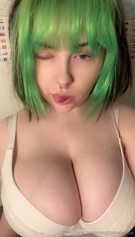 mistymaeefox model hot picture