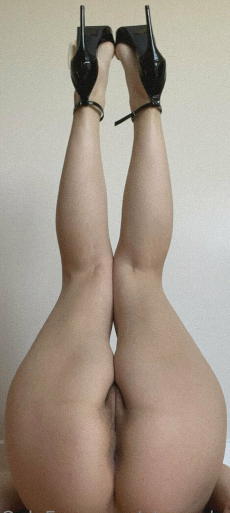 gloryhole wife onlyfans naked archive