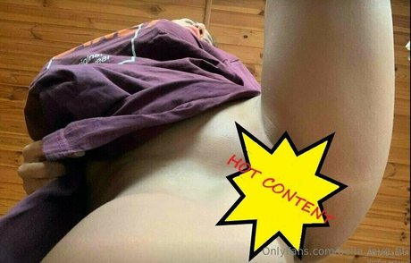 bella love fit erotic star image