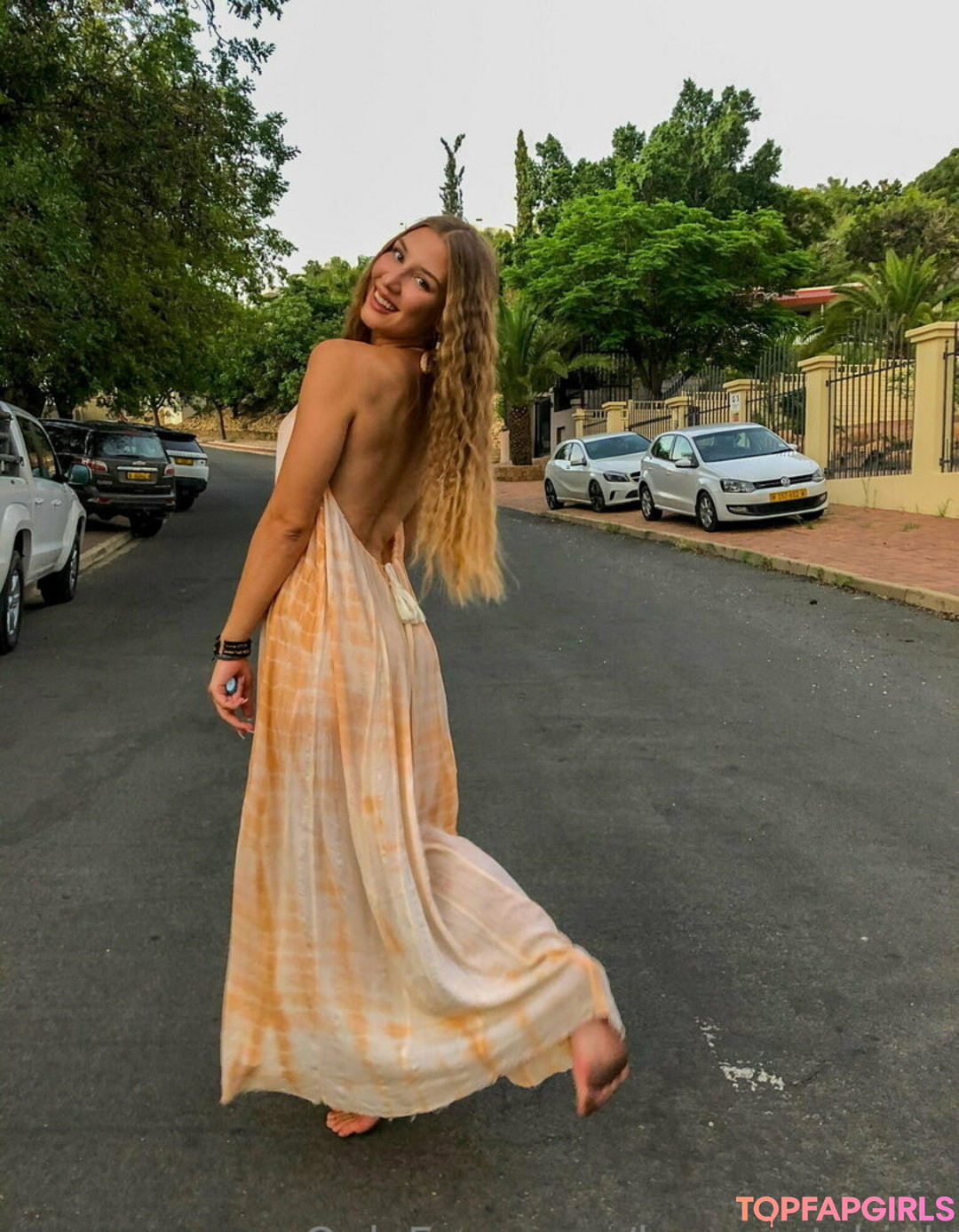 lauragetshigh top profile image