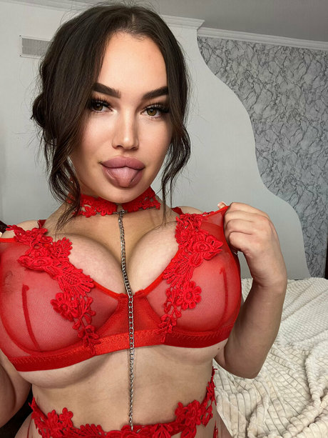 julyyysfree star hot photos