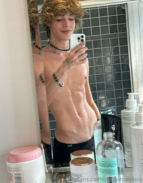 okayjohnnyboy best actress image