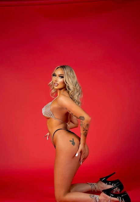 Heaven Brat pornstar naked gallery