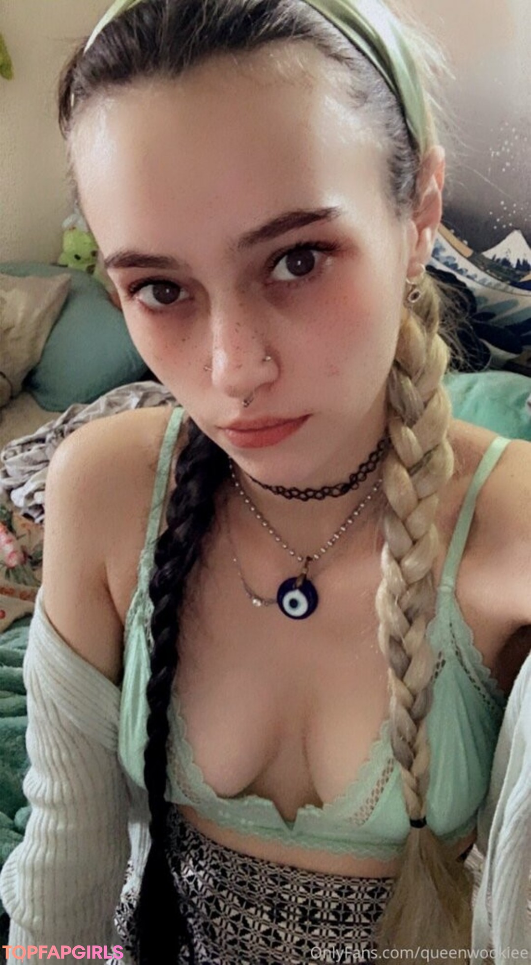 queenwookiee nude model photos