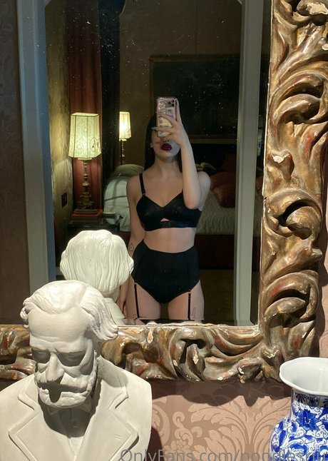 callmelucilla pornographic model pics