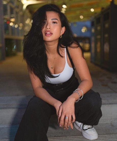 Dfuqanne exclusive model picture