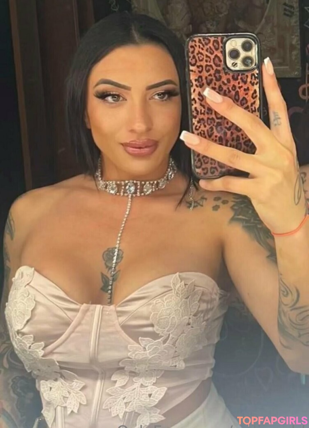 neliagold top profile image