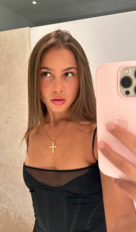 Olivia Bailey perfect star pic