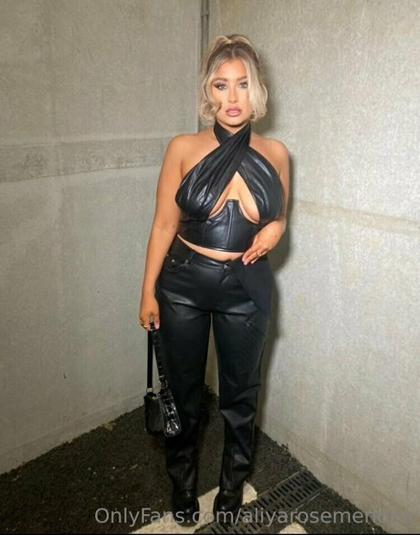 jessicarabbitrose hd actress pics