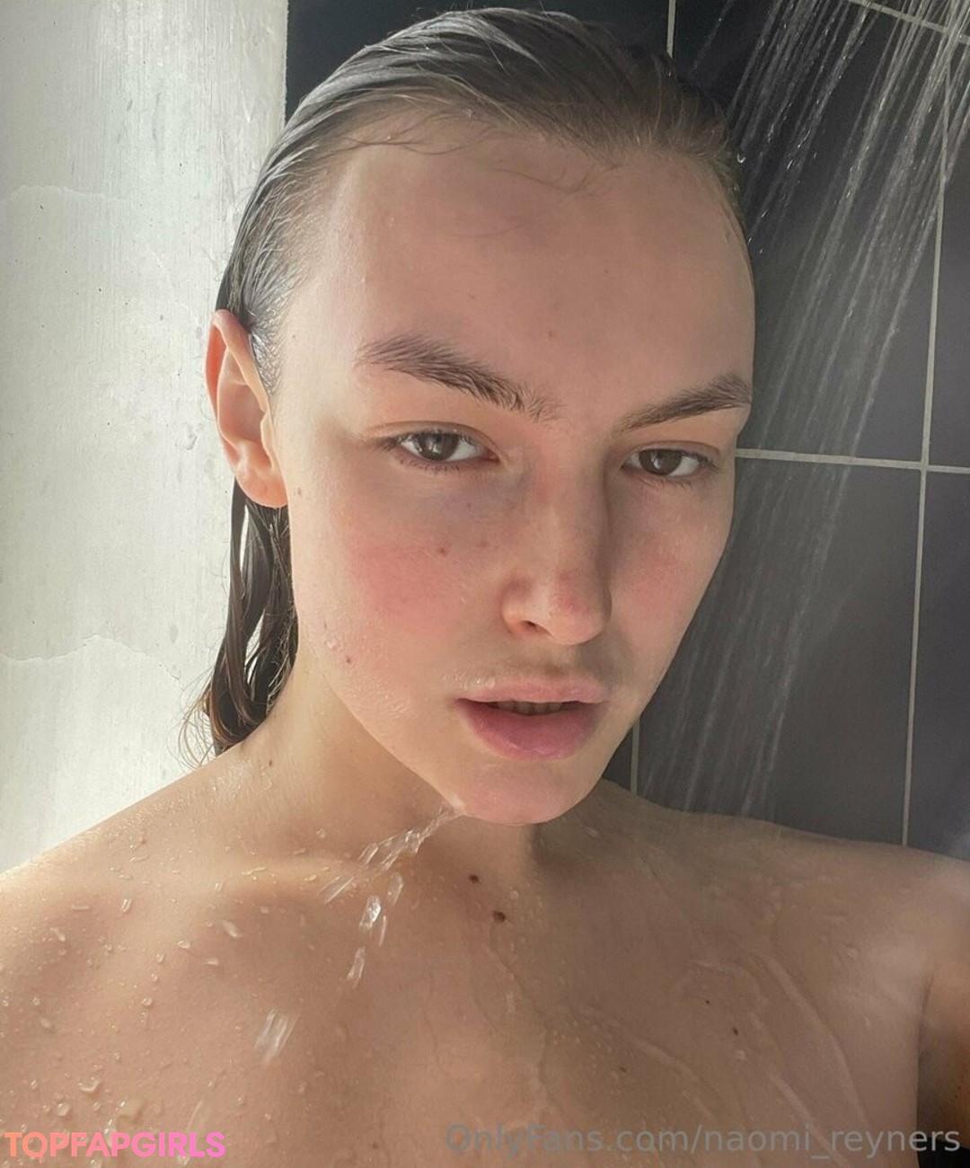 Naomi Reyners nice star image