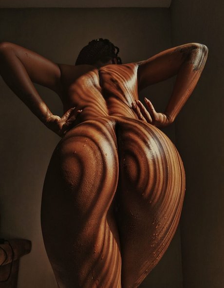 Aurelie Lily PoesieNue star pornographic pic