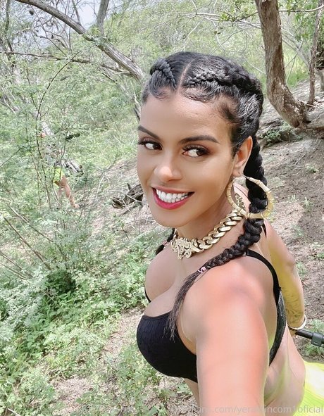 yeraldincom1oficial hot actress galleries