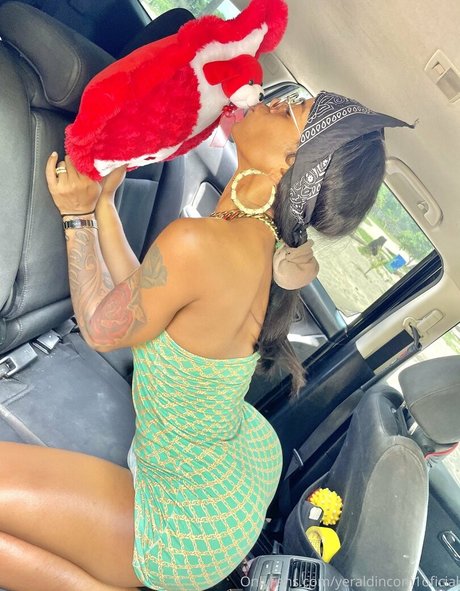 yeraldincom1oficial pornstar xxx pic