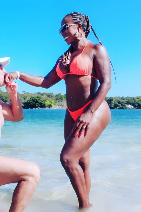 Adelia Soares top pornstar photos