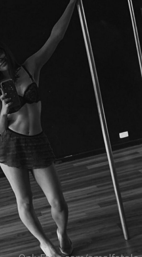 amalfatale hot pornstar img