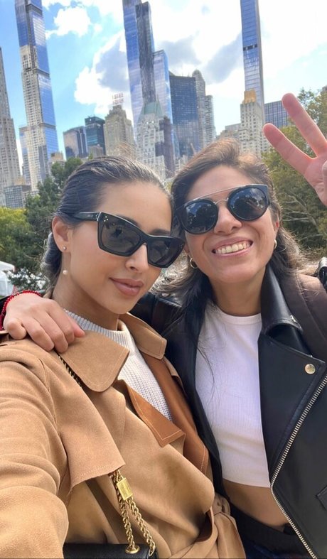 Serena Milan art model pictures