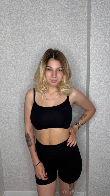 tina wet top pornstar photo