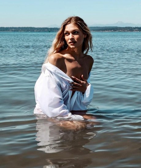 Julia Miller sexy actress pictures