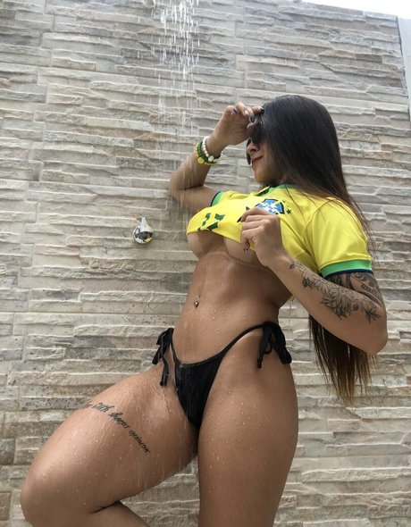 Isa Miller hot model gallery