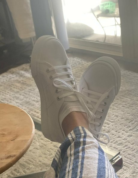 angelfootcakes erotic model img