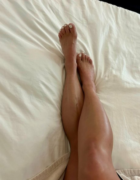 angelfootcakes pornographic star img