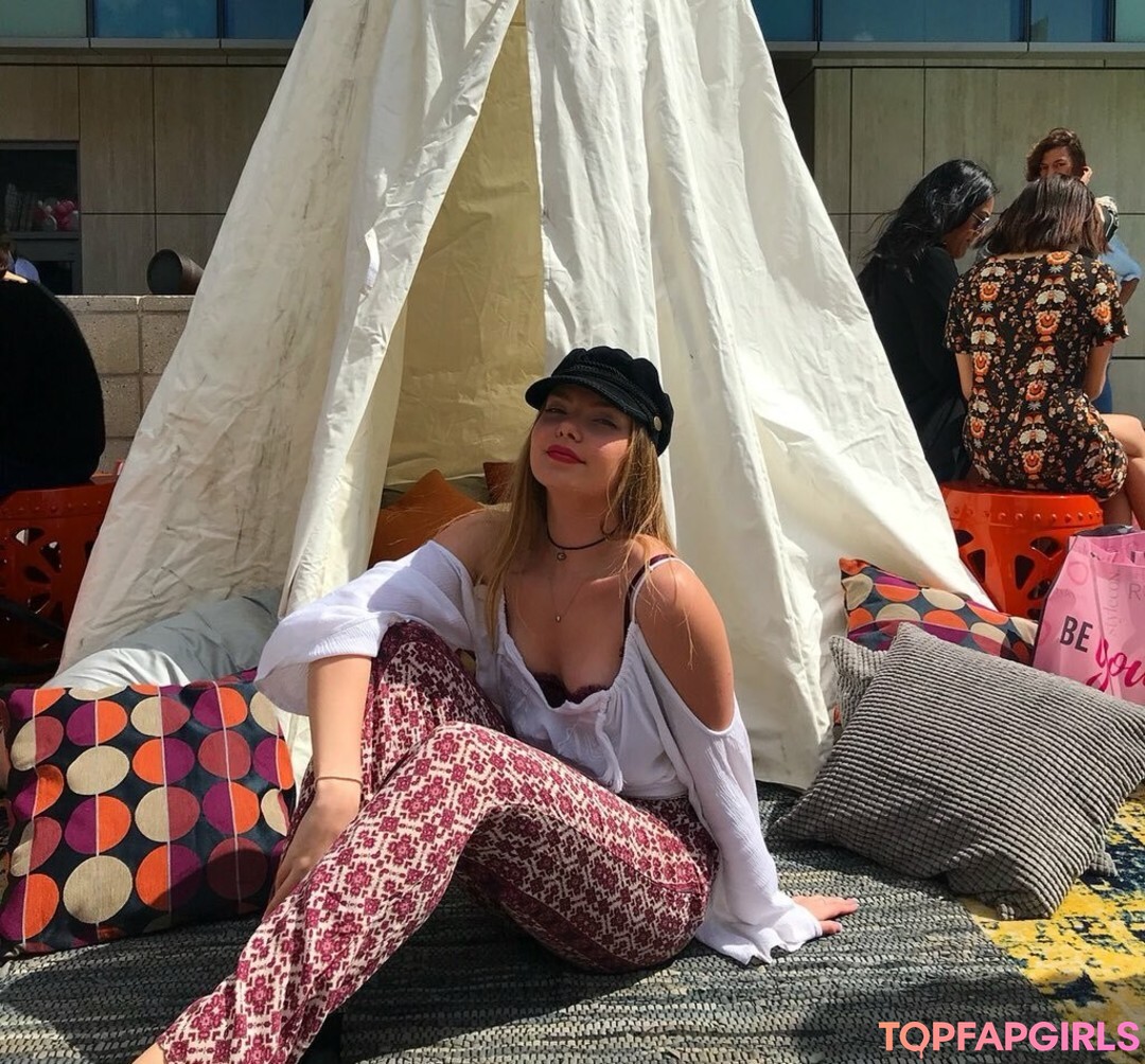 Emilia McCarthy xxx actress gallery