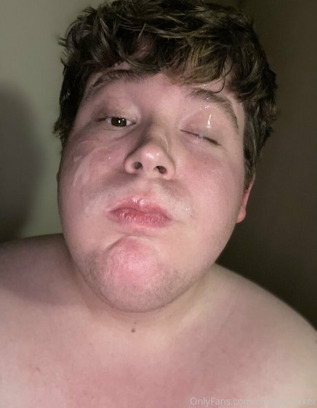 chubbysucker model naked pic