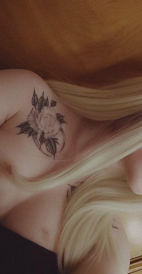 cherricxrpse naked pornstar image