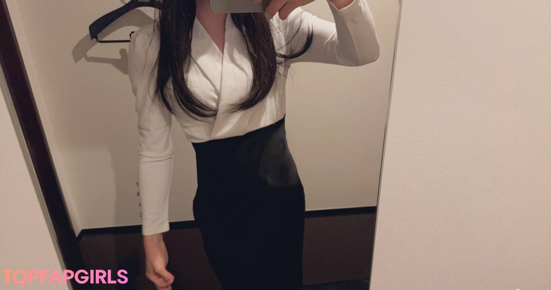 mikan crossdresser nudes model image
