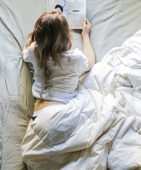 Moo Smith hd actress pics