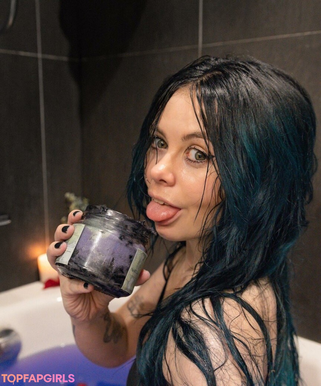 Moo Smith naked model picture